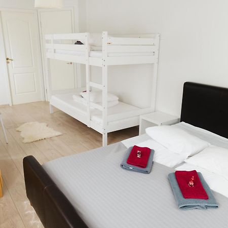 Konrad Family Guesthouse Kuressaare Buitenkant foto