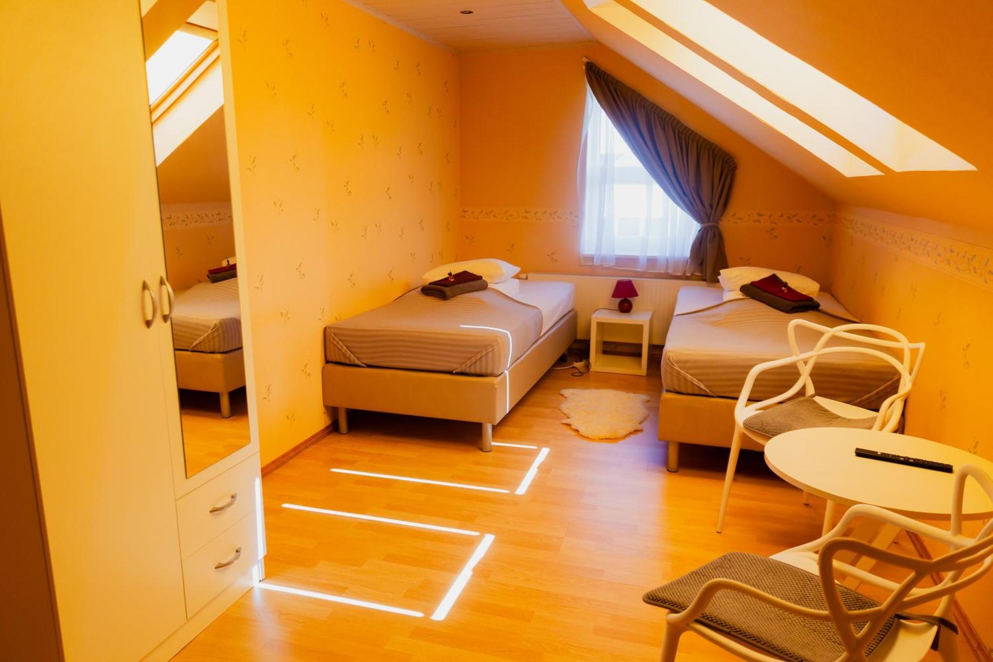 Konrad Family Guesthouse Kuressaare Kamer foto