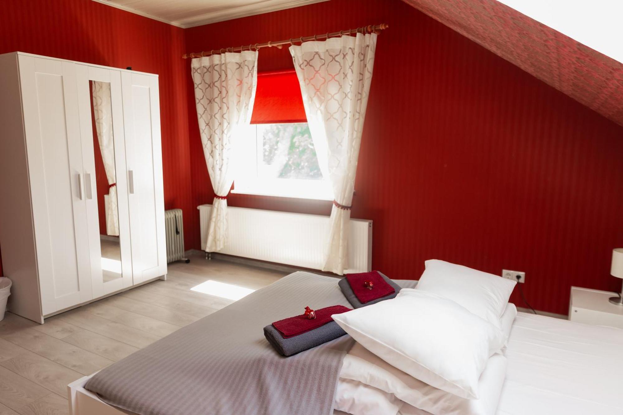 Konrad Family Guesthouse Kuressaare Kamer foto