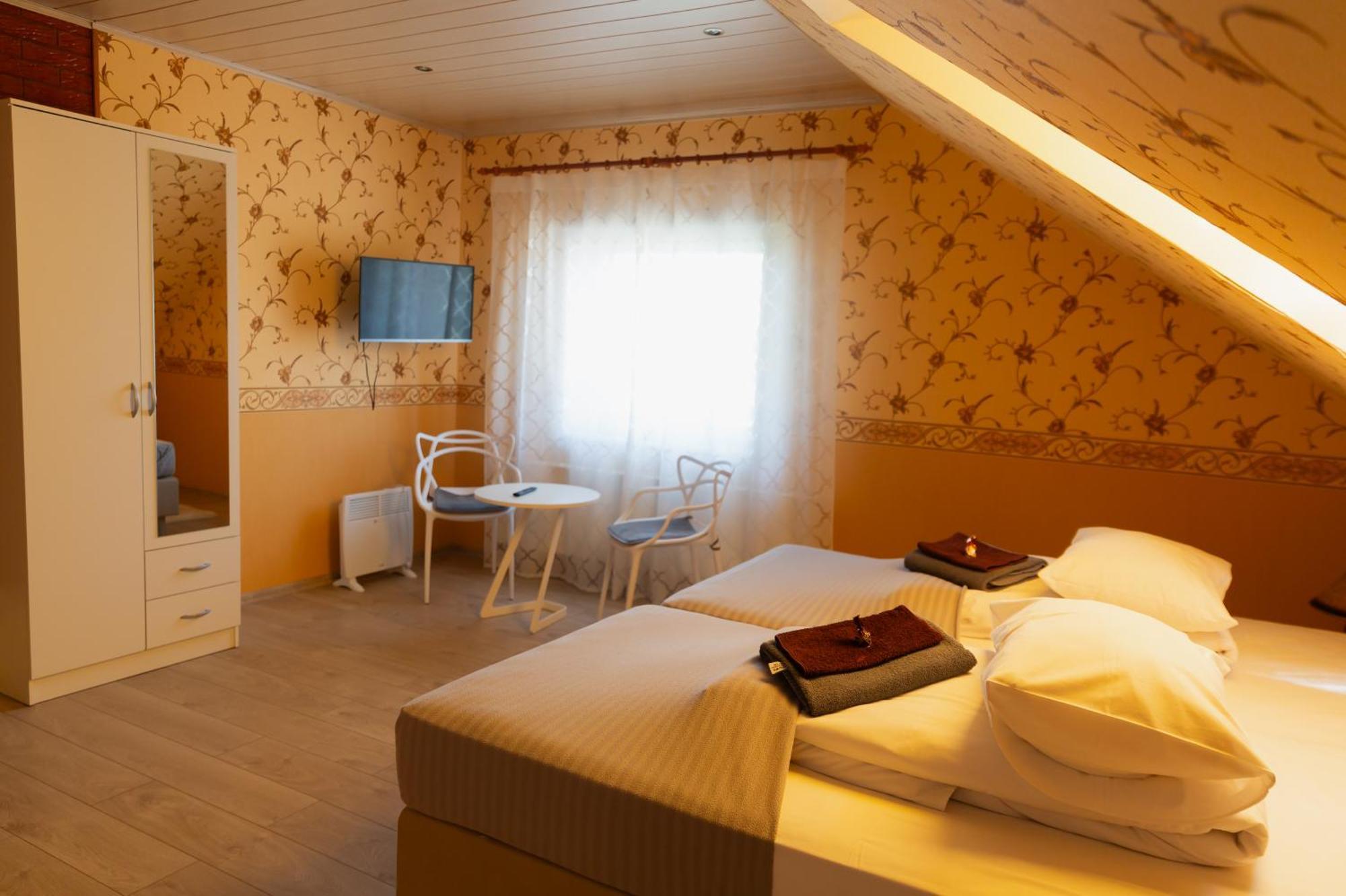 Konrad Family Guesthouse Kuressaare Kamer foto