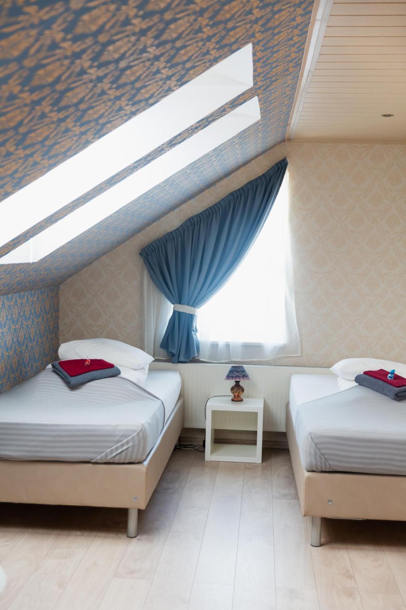 Konrad Family Guesthouse Kuressaare Buitenkant foto