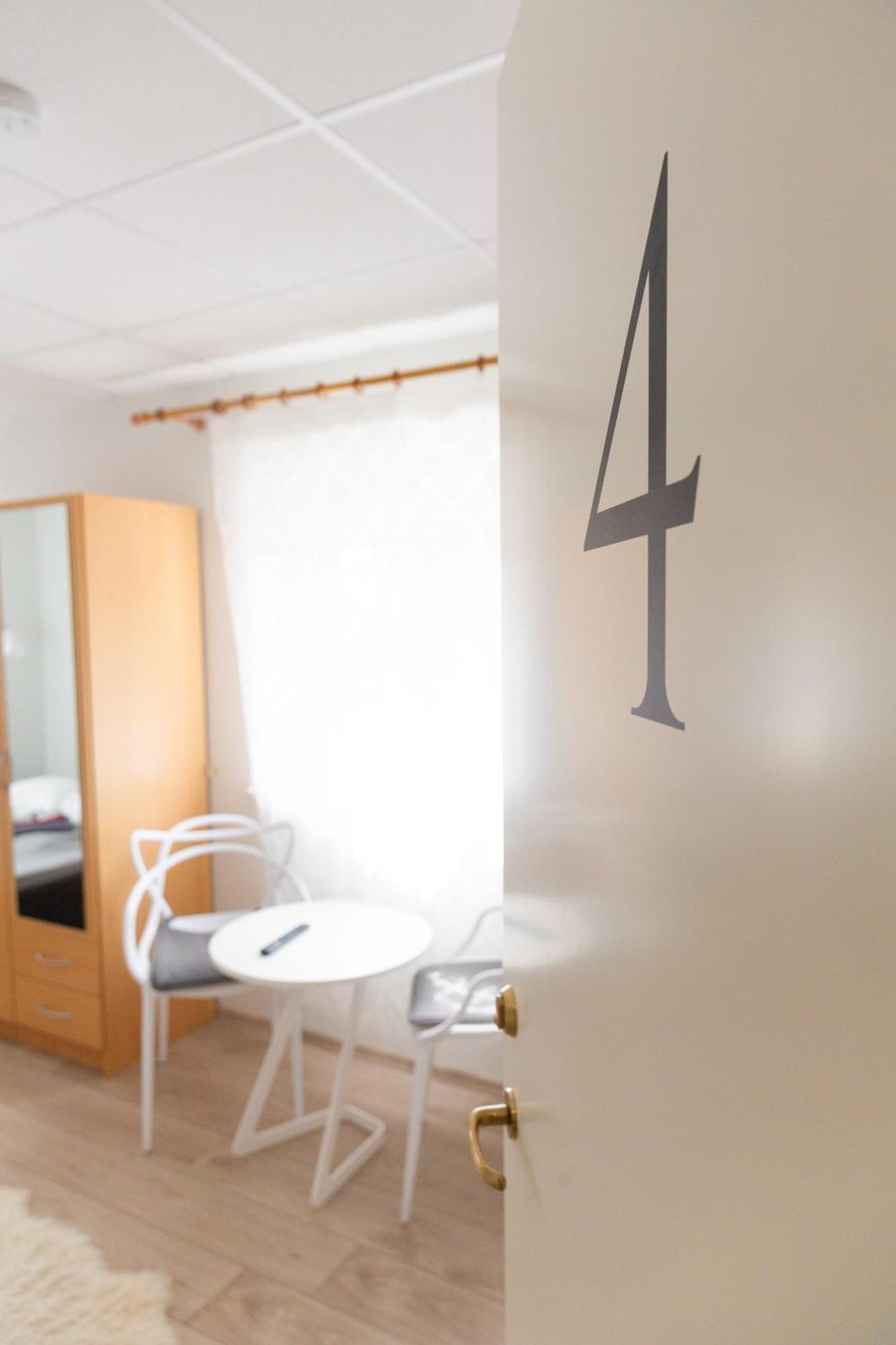 Konrad Family Guesthouse Kuressaare Kamer foto