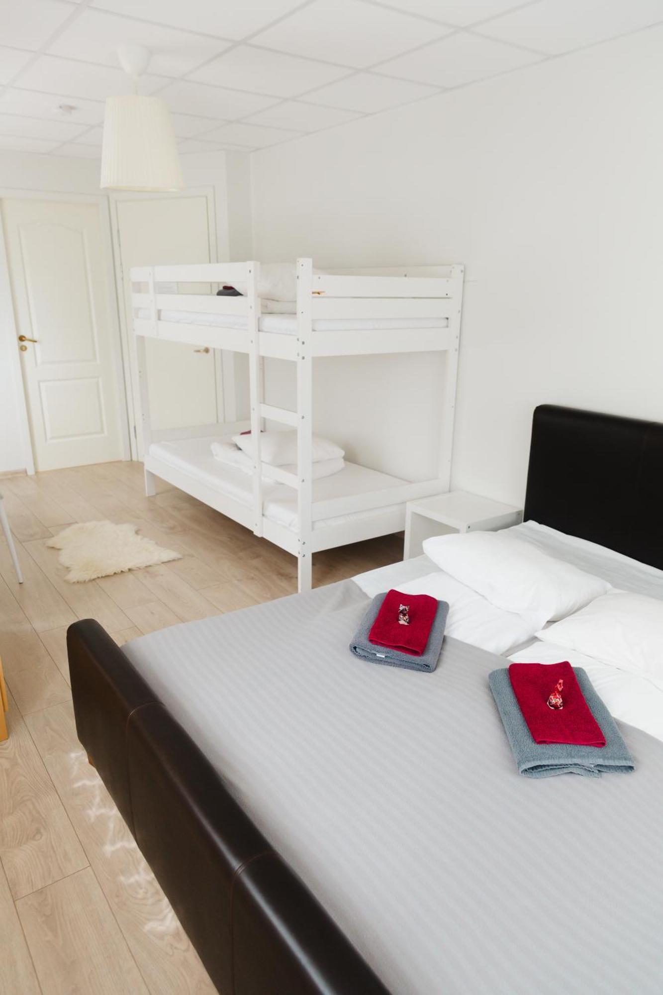 Konrad Family Guesthouse Kuressaare Buitenkant foto