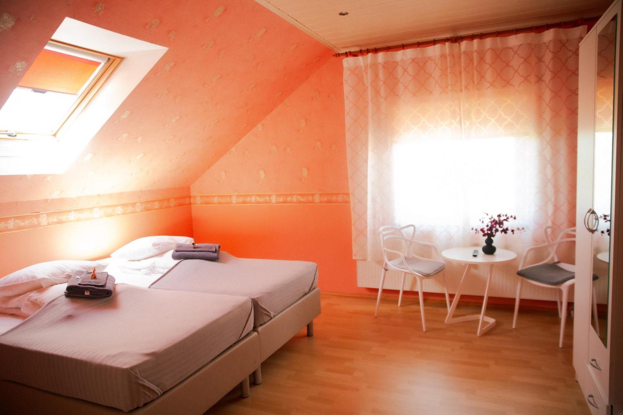 Konrad Family Guesthouse Kuressaare Kamer foto