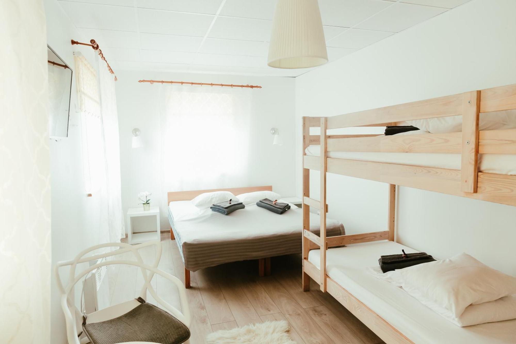 Konrad Family Guesthouse Kuressaare Buitenkant foto