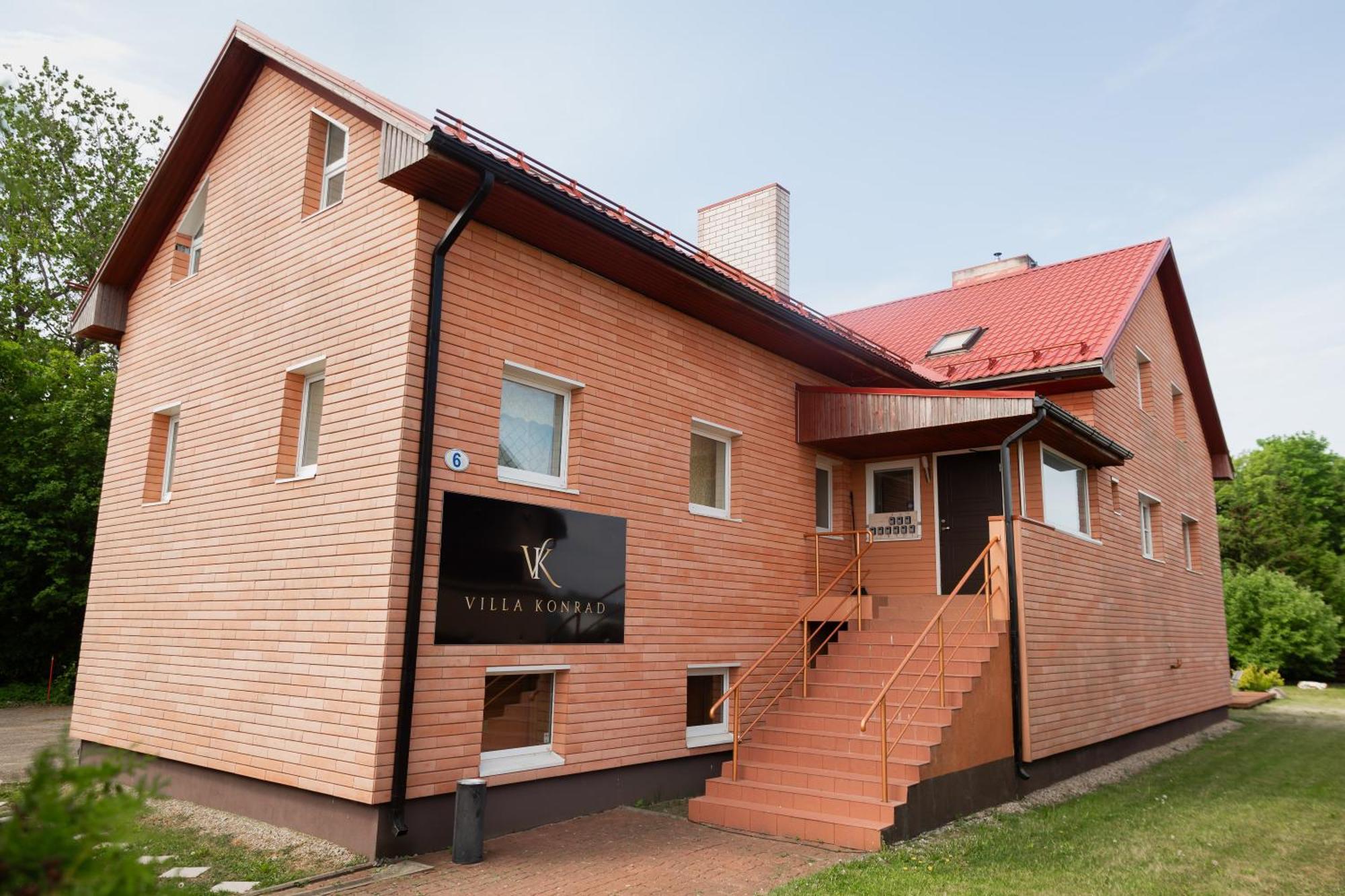 Konrad Family Guesthouse Kuressaare Buitenkant foto