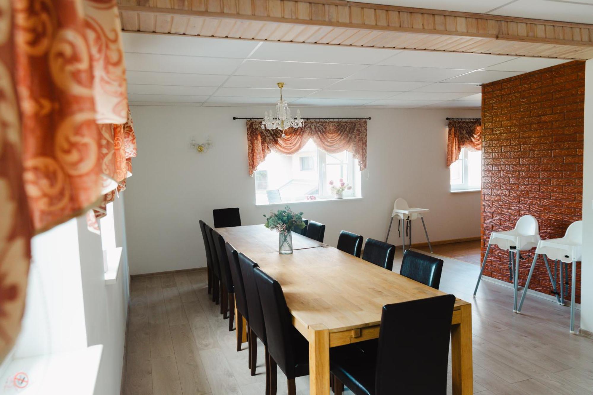 Konrad Family Guesthouse Kuressaare Buitenkant foto