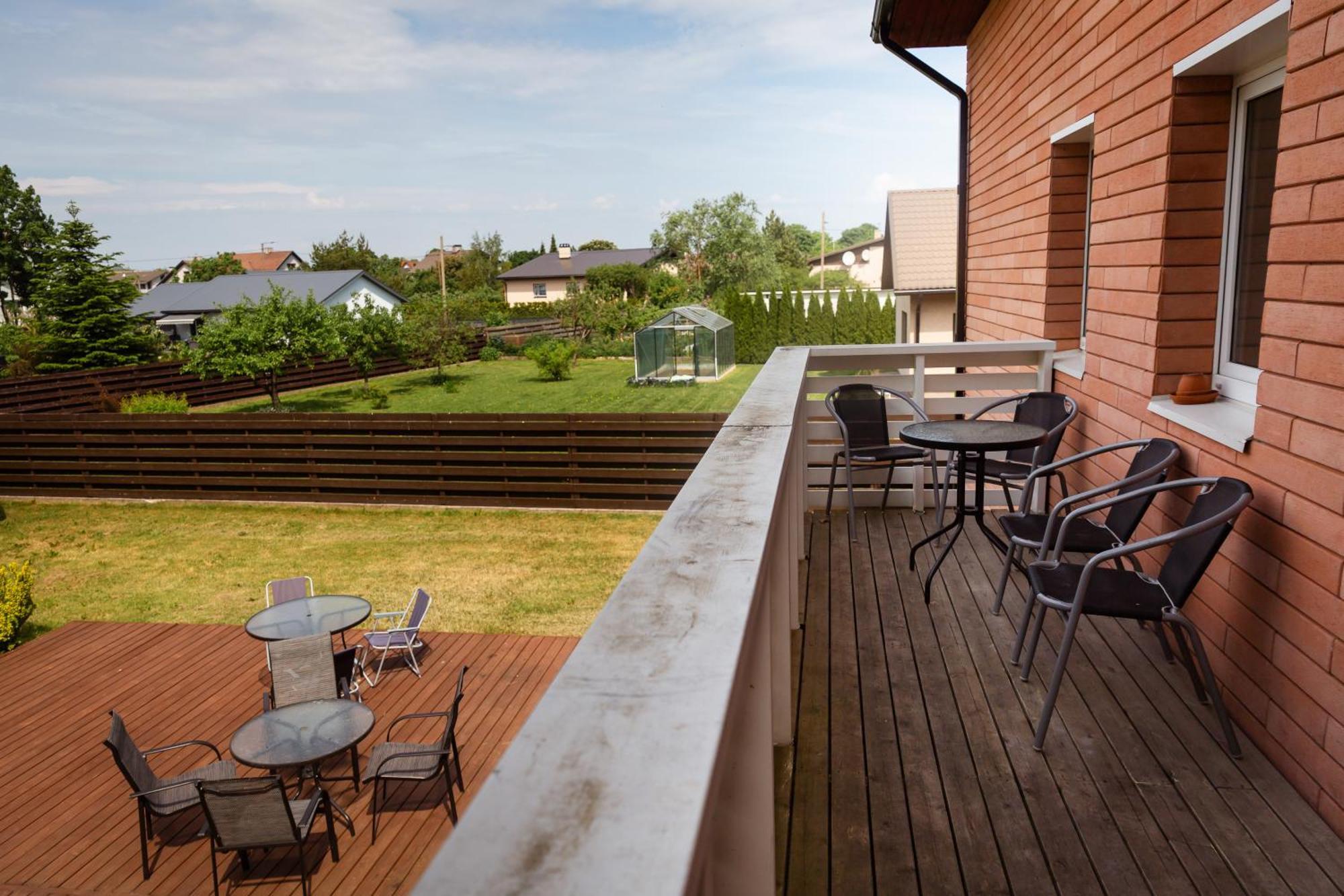 Konrad Family Guesthouse Kuressaare Buitenkant foto