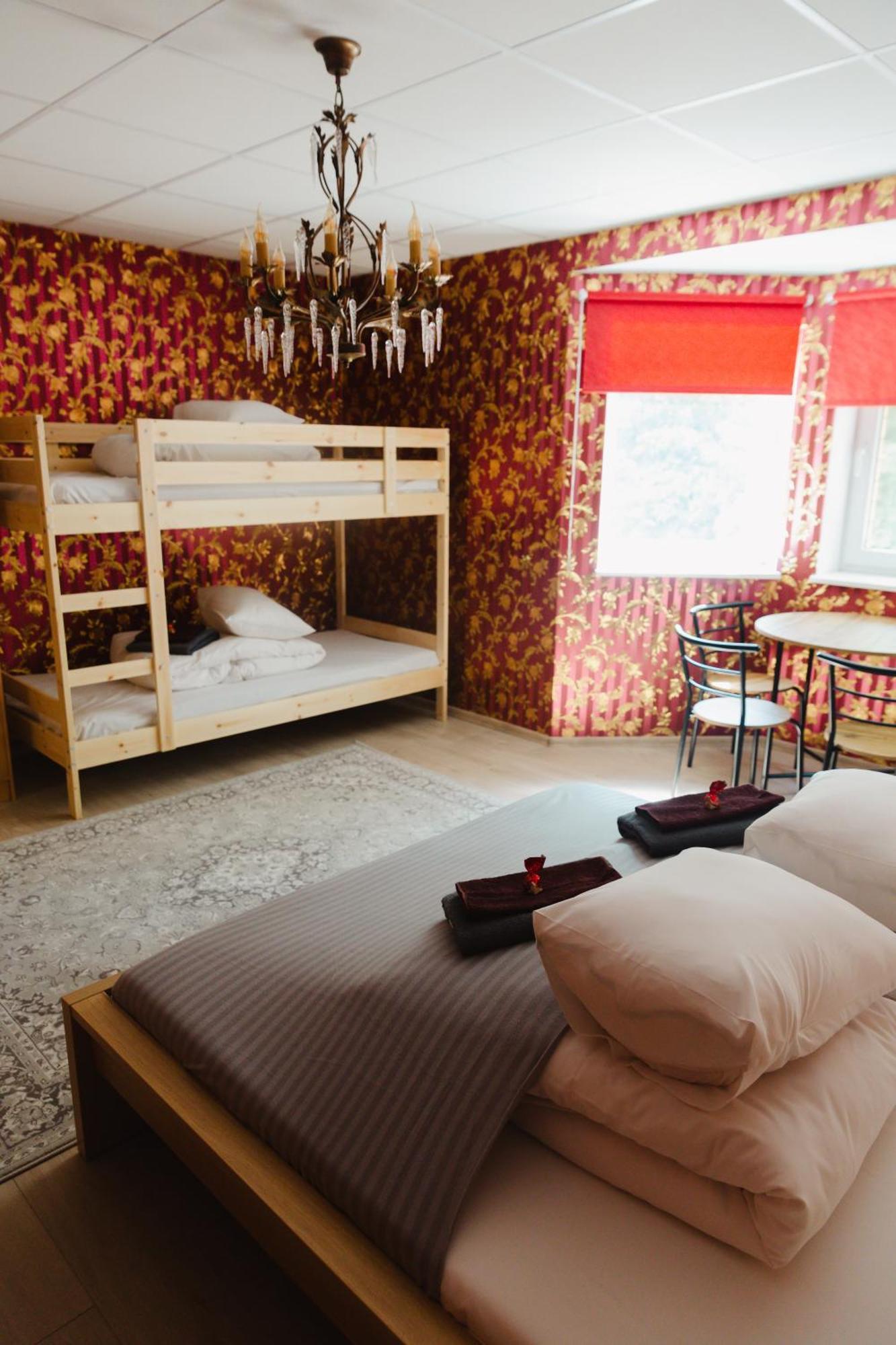 Konrad Family Guesthouse Kuressaare Buitenkant foto